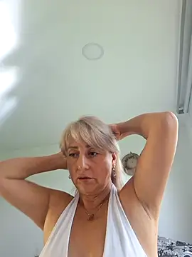 almaluna7 online show from February 2026 10:03:02 PM