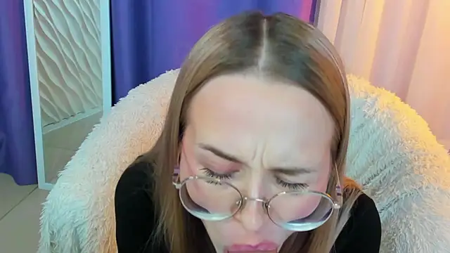 Tiffanyhunt online show from December 2024 05:26:02 PM