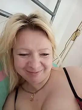 Snapshot of Lauri_scherri chatting on June 2026 01:47:01 PM Lauri scherri online show from June 2026 01:47:01 PM