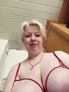 Snapshot of Lauri_scherri chatting on August 2026 03:25:01 PM Lauri scherri online show from August 2026 03:25:01 PM