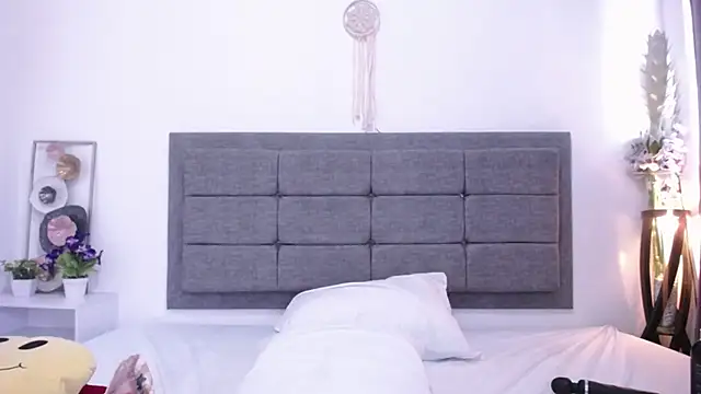 Snapshot of Vicky_Love_ chatting on March 2025 02:29:01 PM Vicky Love  online show from March 2025 02:29:01 PM