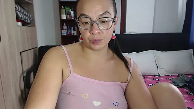 Snapshot of miia-big1boobs_ chatting on March 2025 01:51:01 PM miia-big1boobs online show from March 2025 01:51:01 PM