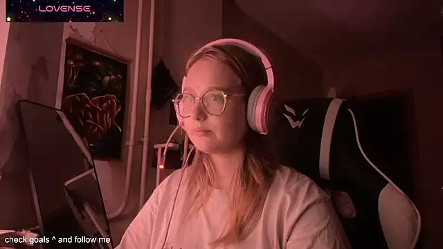 JacyWinslat online show from November 2025 05:33:02 PM