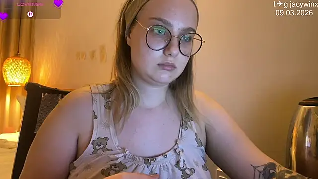 JacyWinslat online show from March 2026 02:21:01 PM