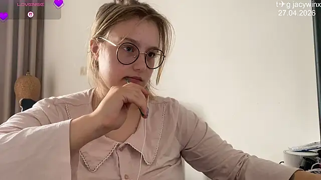 Snapshot of JacyWinslat chatting on April 2026 09:40:01 AM JacyWinslat online show from April 2026 09:40:01 AM