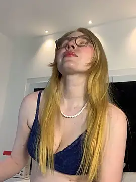 Snapshot of Alexa_Handler chatting on May 2026 07:11:01 PM Alexa Handler online show from May 2026 07:11:01 PM
