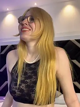 Snapshot of Alexa_Handler chatting on May 2026 07:33:01 PM Alexa Handler online show from May 2026 07:33:01 PM