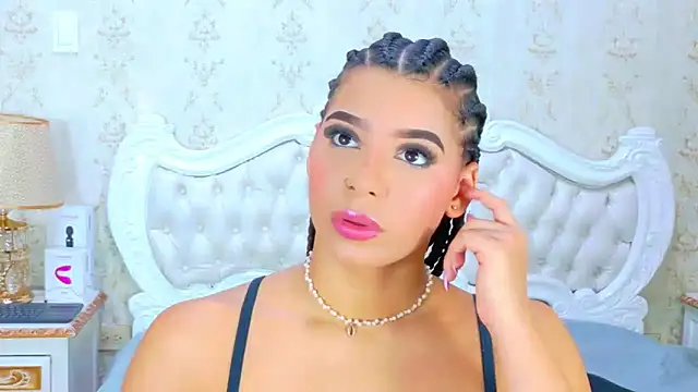 TiaraRosse online show from November 2025 01:44:02 PM