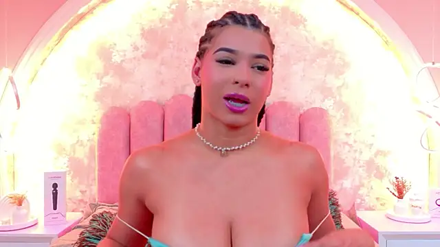 TiaraRosse online show from November 2025 04:58:02 AM