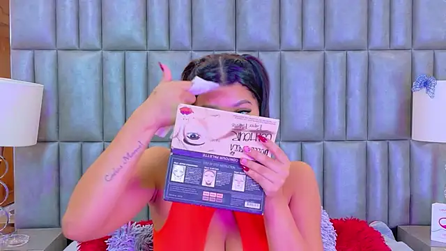 TiaraRosse online show from March 2026 12:00:02 PM