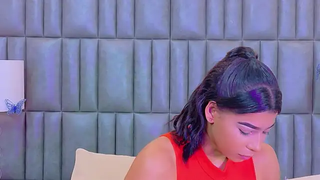 TiaraRosse online show from April 2026 12:23:01 PM