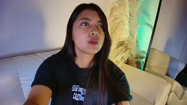 Rebeca Williams  online show from February 2025 02:08:02 AM