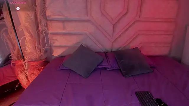 Rebeca Williams  online show from January 2026 12:22:02 PM