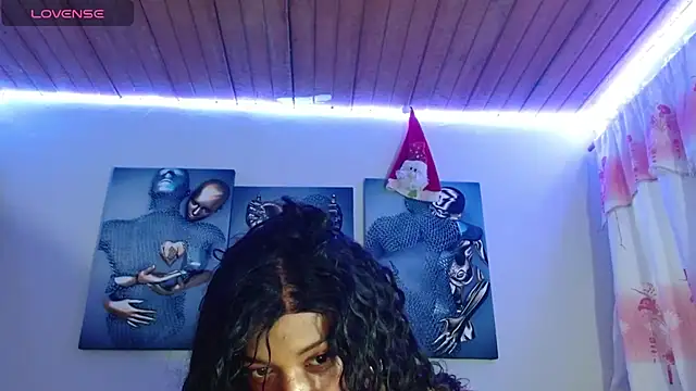 Snapshot of Maidi_ chatting on January 2025 01:03:02 PM Maidi online show from January 2025 01:03:02 PM