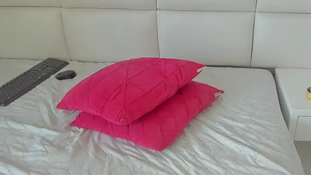 MIA  SAENZ online show from February 2025 09:37:01 PM