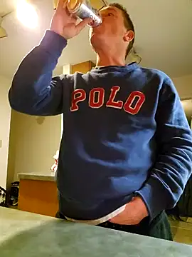 Snapshot of Bigtater1999 chatting on December 2024 10:29:01 PM Bigtater1999 online show from December 2024 10:29:01 PM