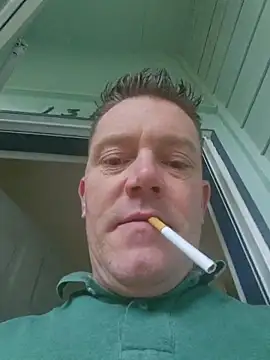 Bigtater1999 online show from April 2026 10:33:01 PM