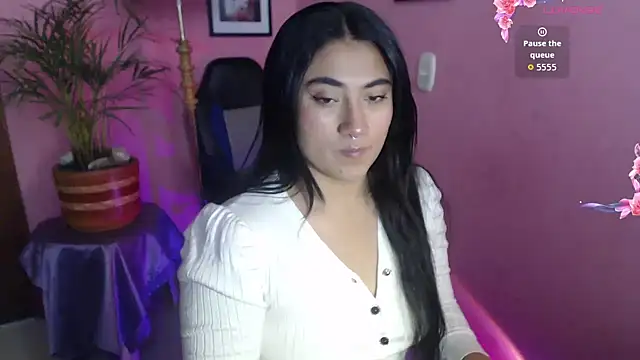 bunnyemilyrose36 online show from December 2025 02:59:01 PM