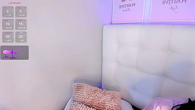 Snapshot of aashley_jones chatting on February 2025 05:55:02 AM aashley jones online show from February 2025 05:55:02 AM