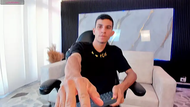 Aaron Scoot online show from March 2026 08:35:02 PM