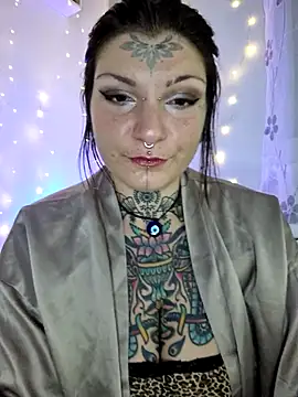 lizzardqueeen online show from November 2025 11:52:01 PM