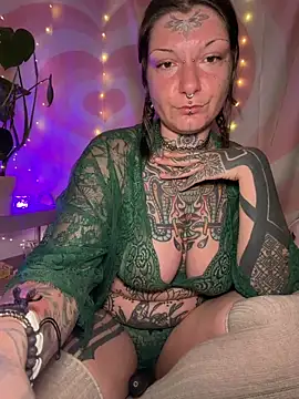 lizzardqueeen online show from April 2026 08:23:02 AM