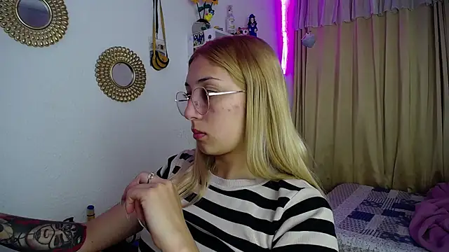 Snapshot of Soffy-brooks chatting on December 2024 08:37:02 AM Soffy-brooks online show from December 2024 08:37:02 AM