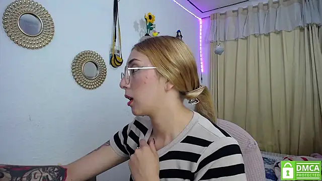 Snapshot of Soffy-brooks chatting on February 2025 05:48:01 AM Soffy-brooks online show from February 2025 05:48:01 AM