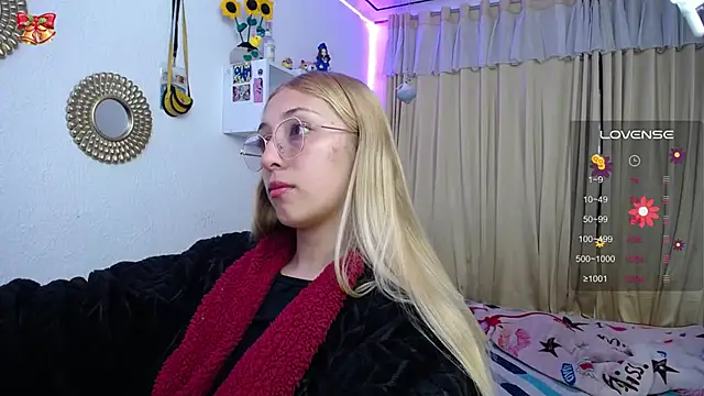 Snapshot of Soffy-brooks chatting on March 2025 10:10:02 AM Soffy-brooks online show from March 2025 10:10:02 AM