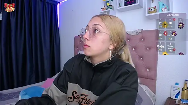 Snapshot of Soffy-brooks chatting on December 2025 03:12:02 AM Soffy-brooks online show from December 2025 03:12:02 AM