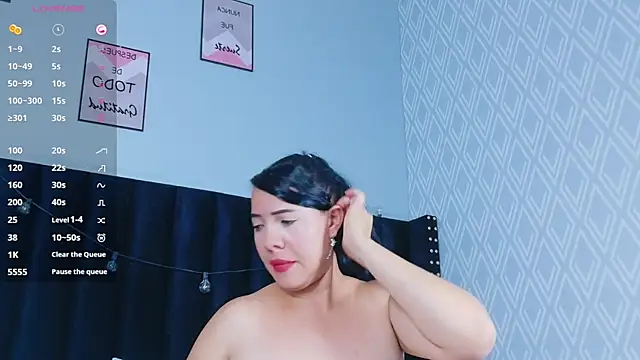 hotlatinateacher online show from September 2025 06:54:01 PM