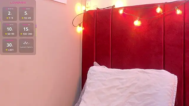 hotlatinateacher online show from November 2025 07:34:02 PM