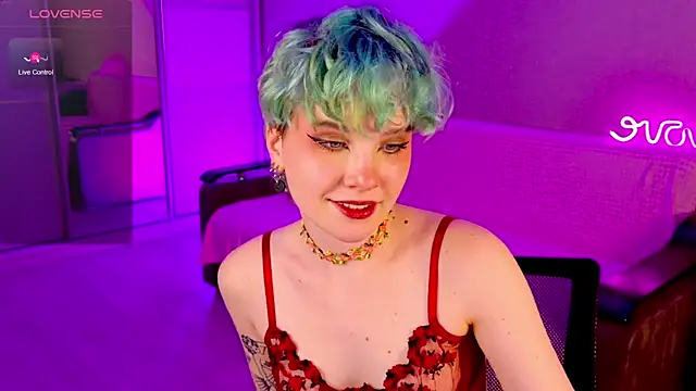 Snapshot of School_Love chatting on December 2024 04:25:02 PM School Love online show from December 2024 04:25:02 PM