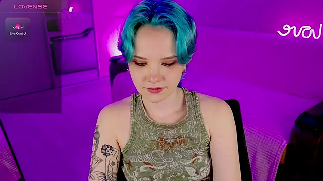 Snapshot of School_Love chatting on February 2025 04:14:01 PM School Love online show from February 2025 04:14:01 PM