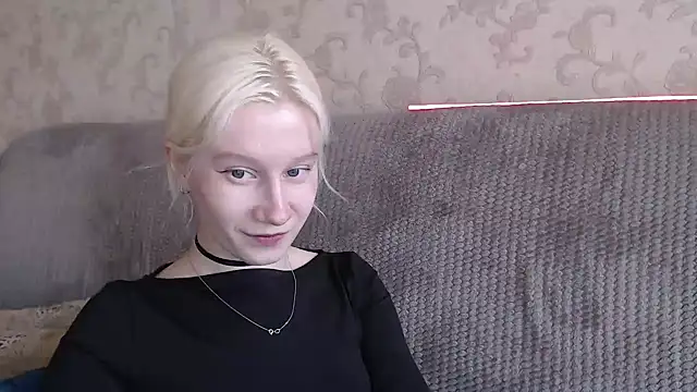 Snapshot of EnigmaSee chatting on May 2026 12:22:02 PM EnigmaSee online show from May 2026 12:22:02 PM