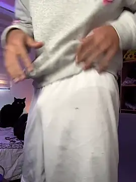 aldrinwhite online show from November 2025 03:44:01 PM