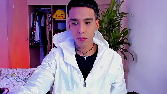 aldrinwhite online show from November 2025 08:23:02 PM