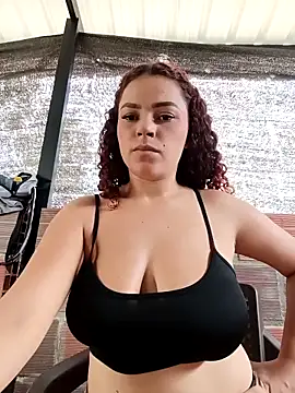 Snapshot of Mommy-Hot chatting on November 2025 01:21:02 PM Mommy-Hot online show from November 2025 01:21:02 PM