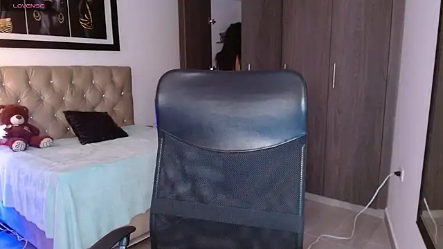 Snapshot of cloe_fox chatting on February 2025 10:21:02 PM cloe fox online show from February 2025 10:21:02 PM