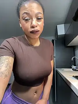 Snapshot of Melany_Williams chatting on May 2026 12:54:02 PM Melany Williams online show from May 2026 12:54:02 PM