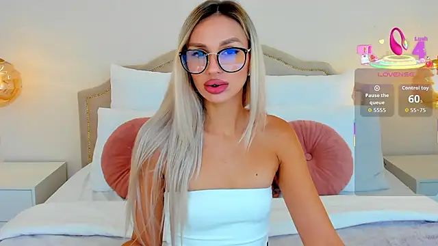 MissLoou online show from September 2025 05:07:01 AM