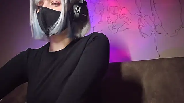 DanaWard online show from November 2025 10:00:02 PM