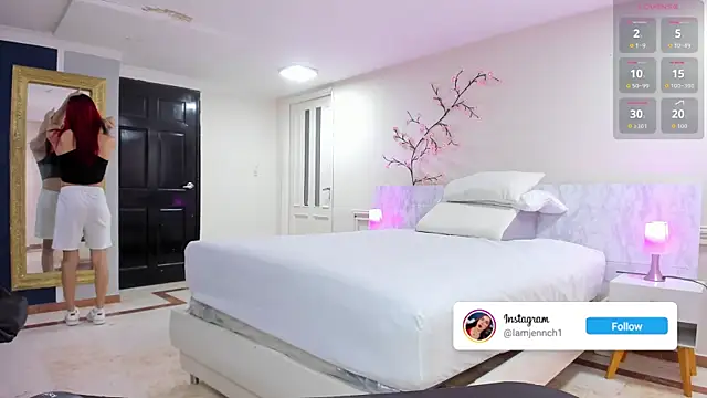 charolbruce 1 online show from April 2026 11:52:01 AM