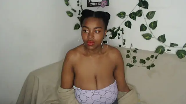 lyssyhorny online show from October 2025 02:17:01 AM
