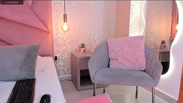 salome-brown online show from December 2024 08:29:01 PM