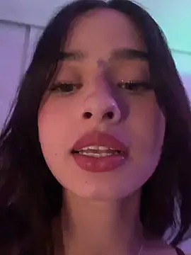 Snapshot of salome-brown chatting on May 2026 01:44:01 AM salome-brown online show from May 2026 01:44:01 AM