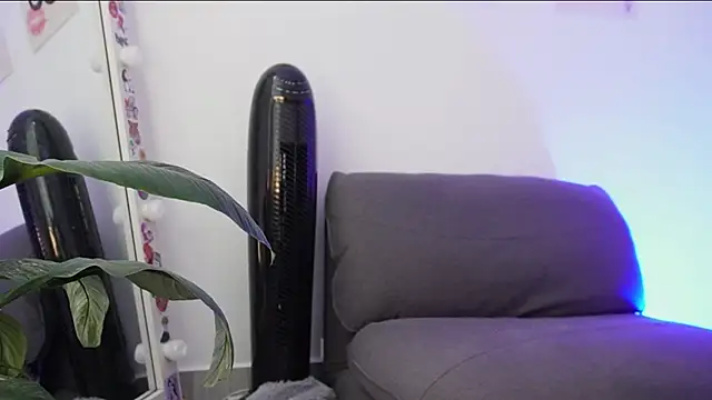 Snapshot of salome-brown chatting on May 2026 09:20:02 PM salome-brown online show from May 2026 09:20:02 PM