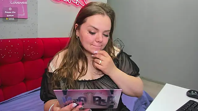 Snapshot of MonikaCharming chatting on June 2026 01:01:02 AM MonikaCharming online show from June 2026 01:01:02 AM