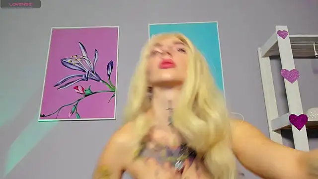 Snapshot of AnneTenet chatting on December 2024 09:13:02 AM AnneTenet online show from December 2024 09:13:02 AM