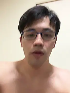 Snapshot of ryusei18570 chatting on September 2025 03:01:02 PM ryusei18570 online show from September 2025 03:01:02 PM